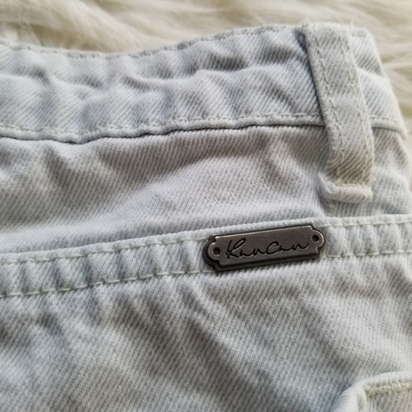 KanCan Light Wash Distressed Denim Shorts Large - Picture 12 of 13